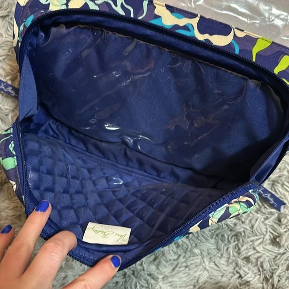 Vera Bradley Travel Bag - Picture 3 of 9